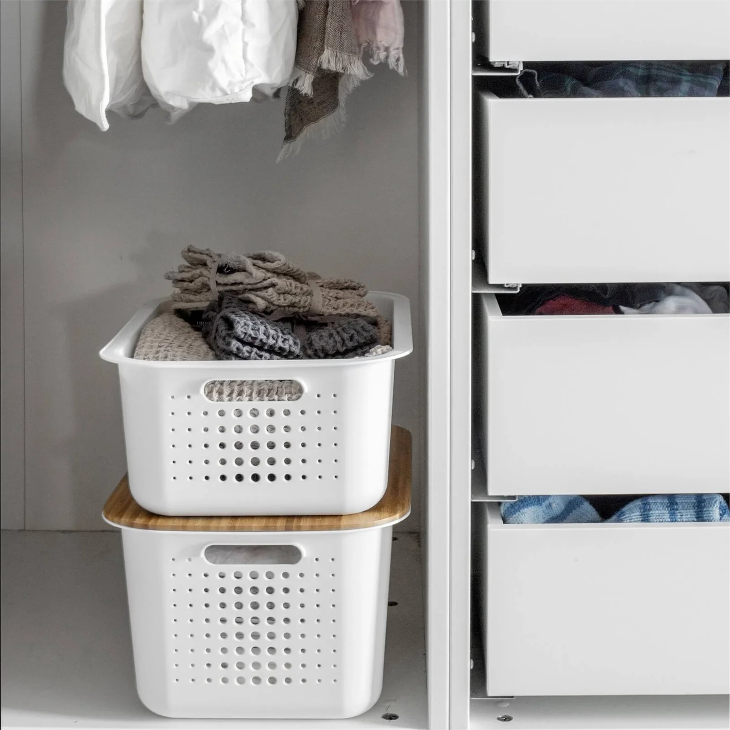 Smartstore 13L Wardrobe Basket - White 7 Smartstore 13L Wardrobe Basket - White - Image 5