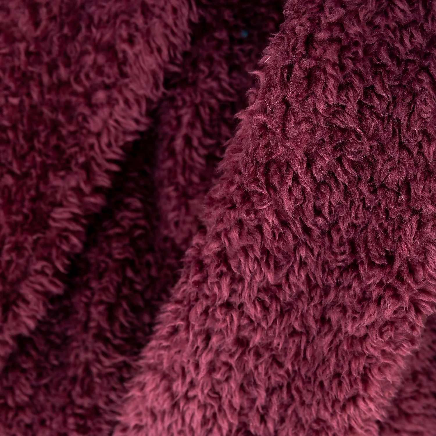 None Snuggle Fleece Throw - 130x180cm - Grape 4 None Snuggle Fleece Throw - 130x180cm - Grape - Image 2