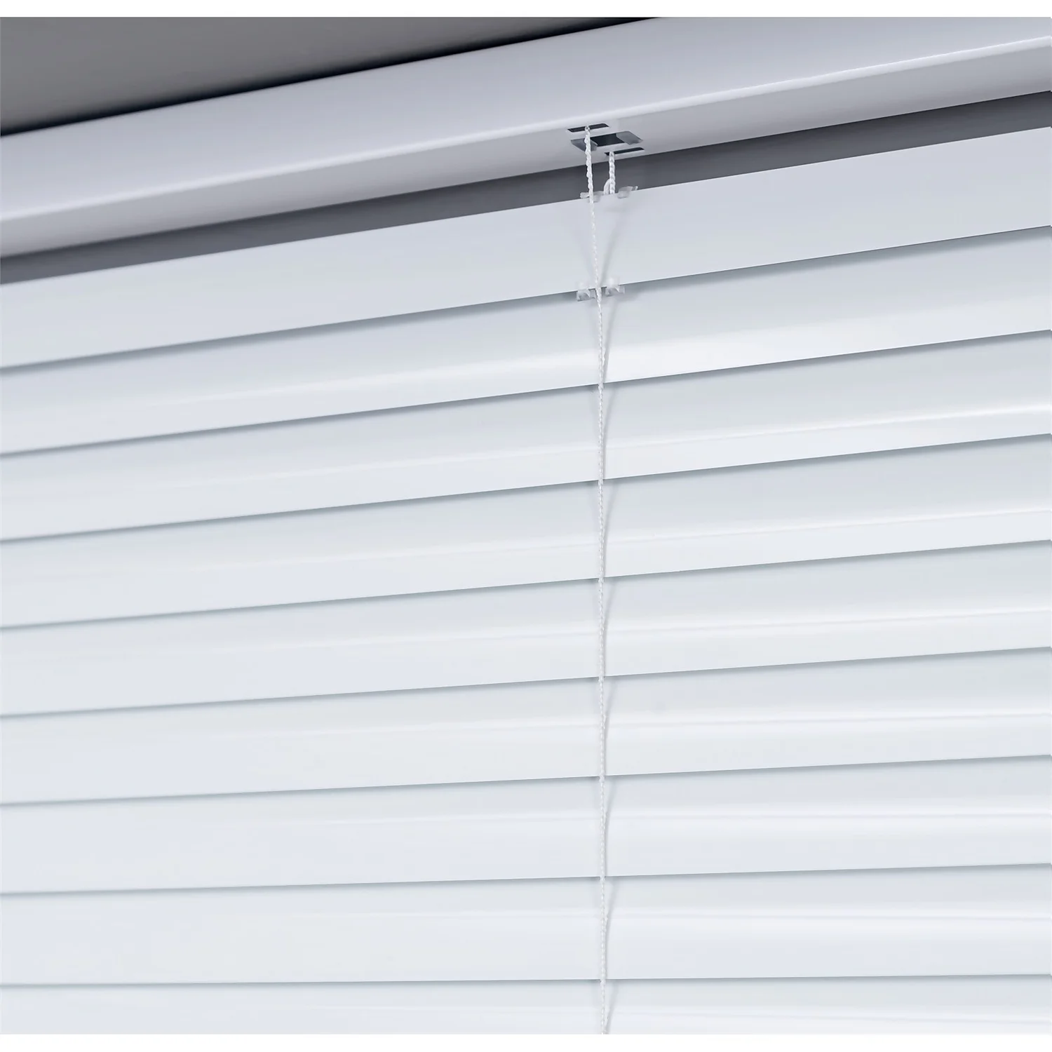 Aluminium Venetian Blind - White - 140x160cm 6 Aluminium Venetian Blind - White - 140x160cm - Image 4