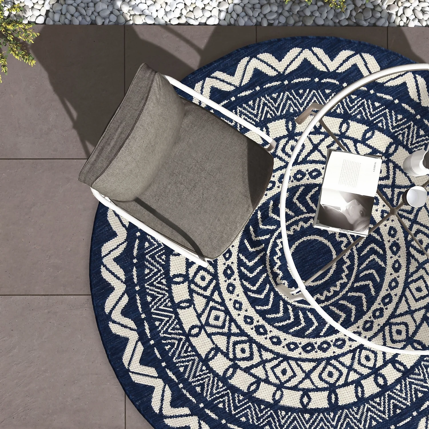 County Circle Indoor/Outdoor Rug - Navy - 133cm 4 County Circle Indoor/Outdoor Rug - Navy - 133cm - Image 2