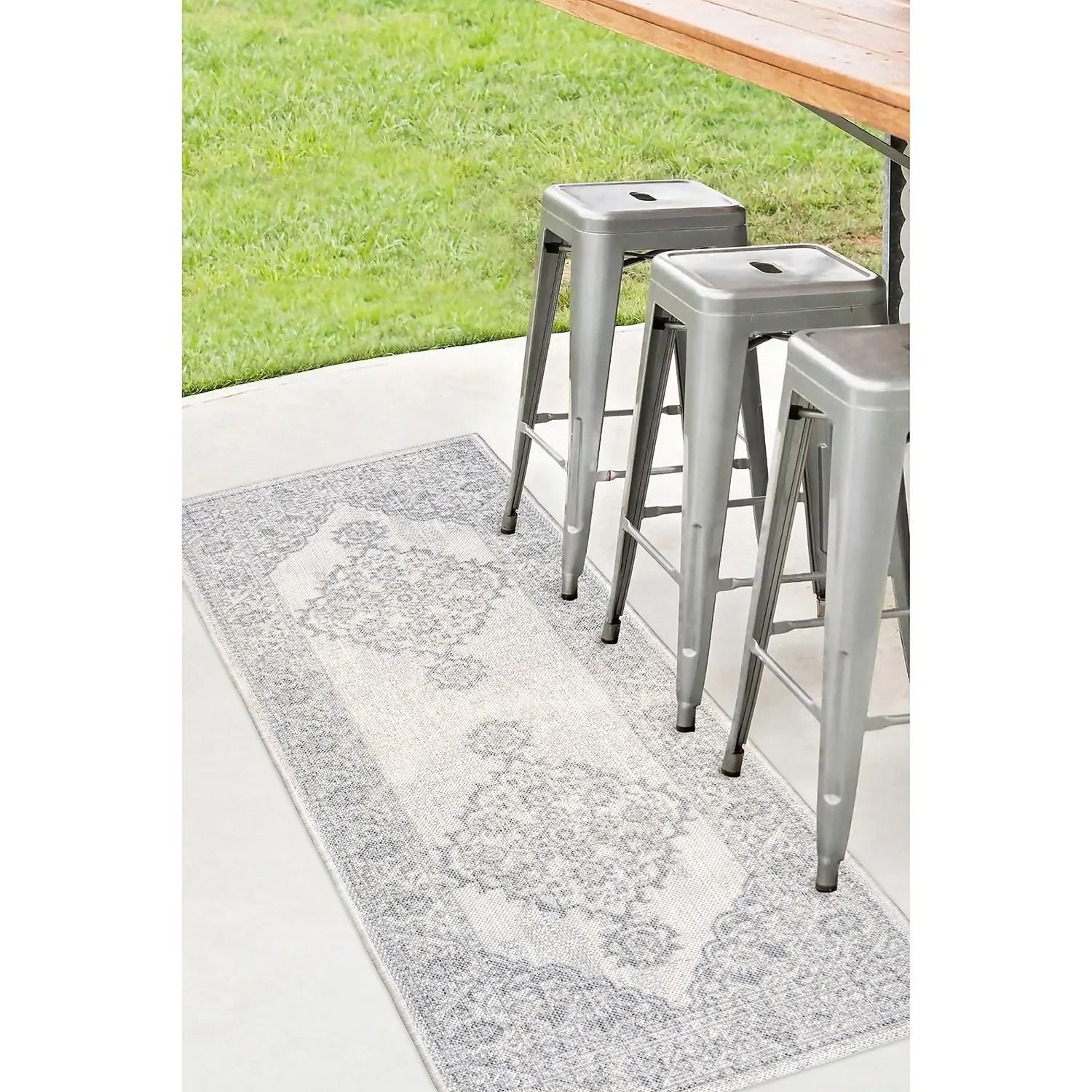 Indoor Outdoor Medallion Runner - Silver - 67x200cm 4 Indoor Outdoor Medallion Runner - Silver - 67x200cm - Image 2
